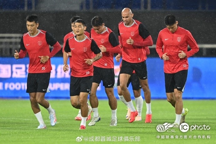 阿洛伊西：战术调整本赛季首现 韦世豪表态全力争胜
