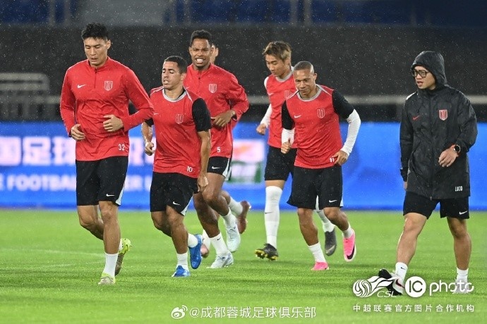 阿洛伊西：战术调整本赛季首现 韦世豪表态全力争胜