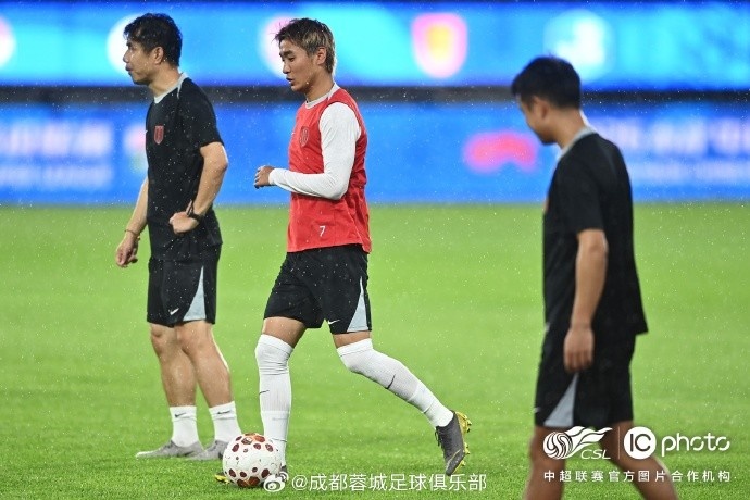阿洛伊西：战术调整本赛季首现 韦世豪表态全力争胜