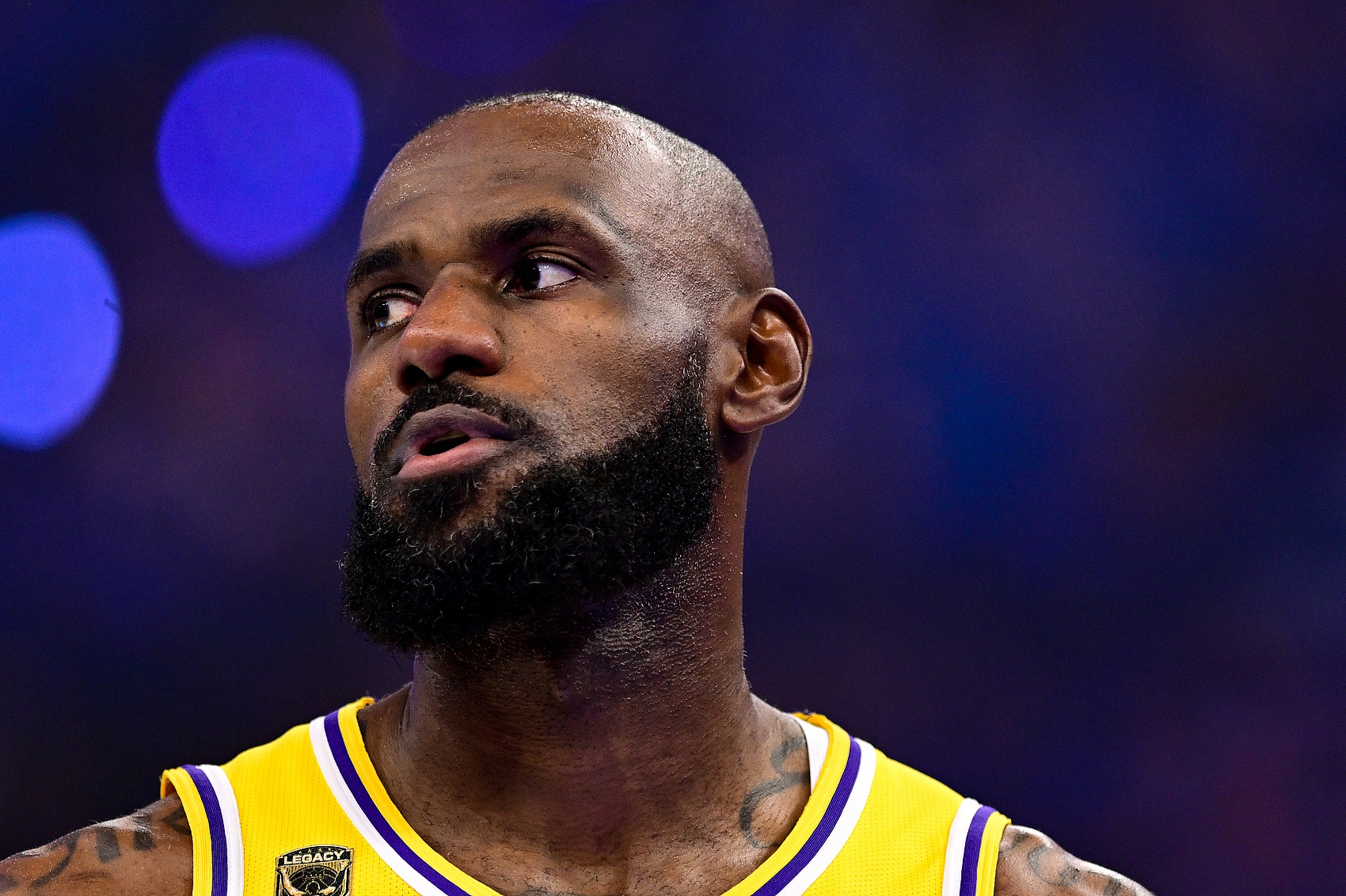 ESPN名记曝詹姆斯离队内幕：湖人出售时机或影响决定