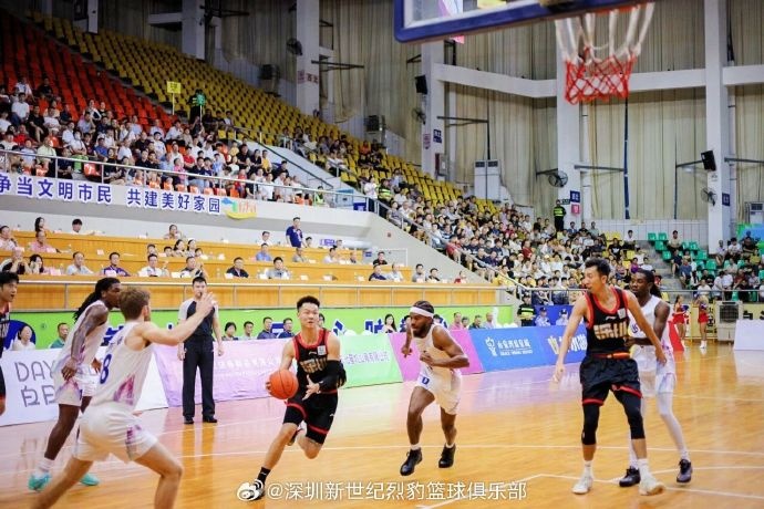 终场前19秒追平三分弹筐 深圳78-83惜败巨浪