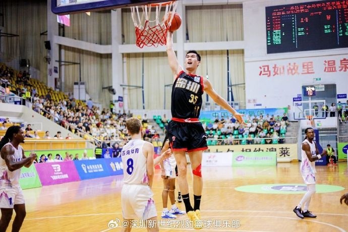 终场前19秒追平三分弹筐 深圳78-83惜败巨浪