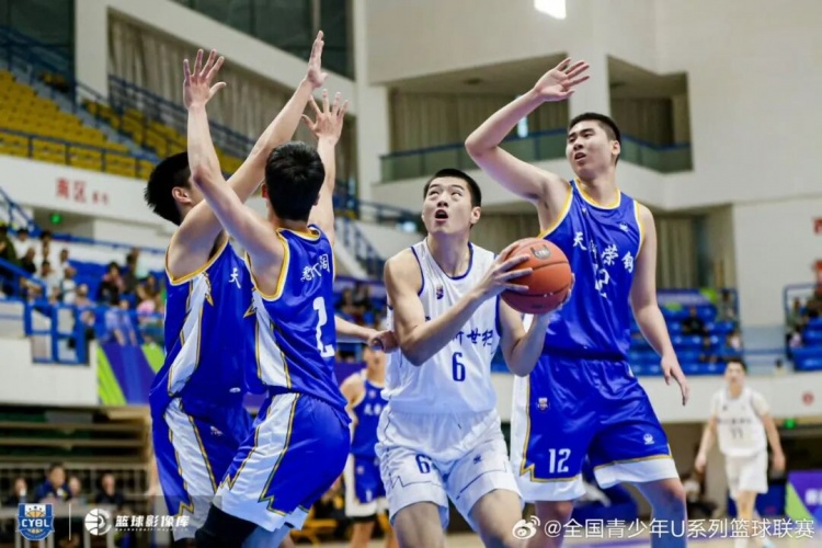 深圳新世纪U19预赛7战5胜晋级，吴铠博包揽赛区得分王抢断王