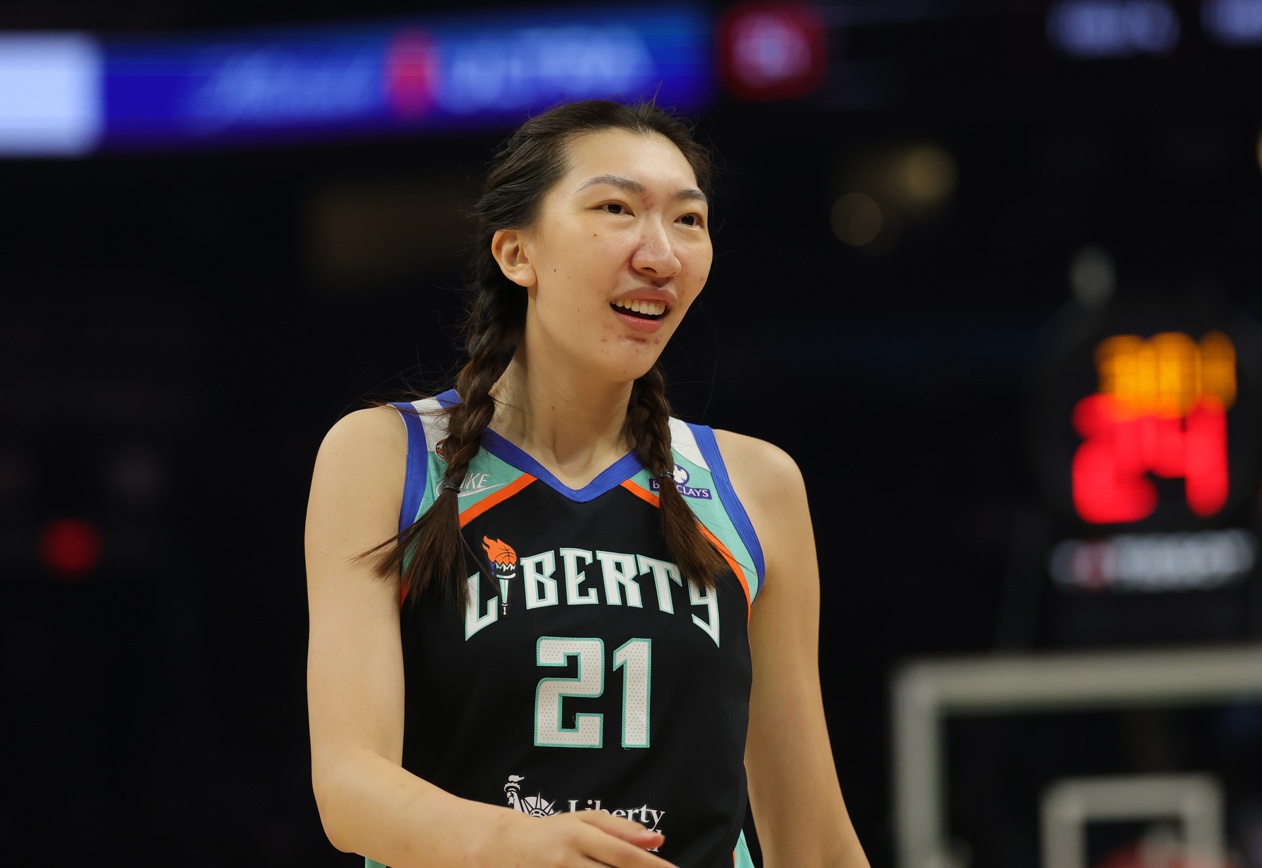 韩旭替补12分钟贡献2分1板1帽，自由人82-75力克太阳