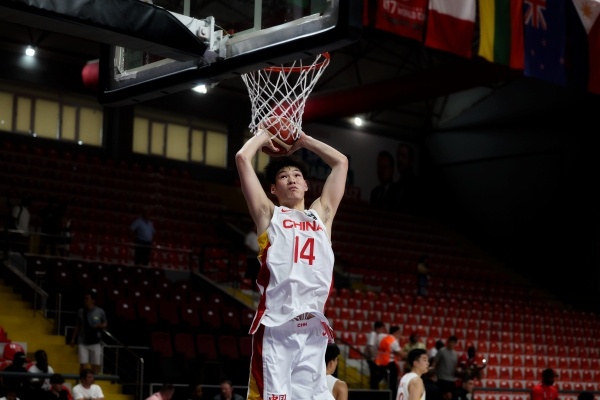 广东宏远试训福建内线刘李 U19国青中锋上季仅4场