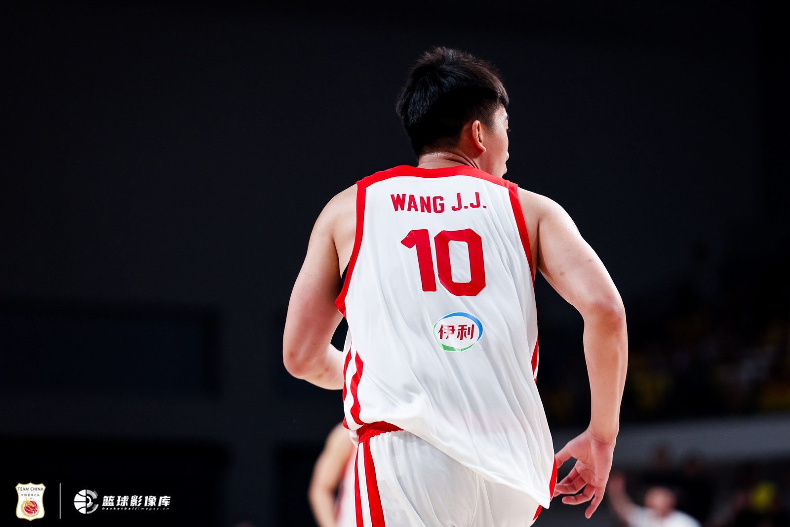 王俊杰低迷：从亚洲杯最佳阵容到四号位第三轮换