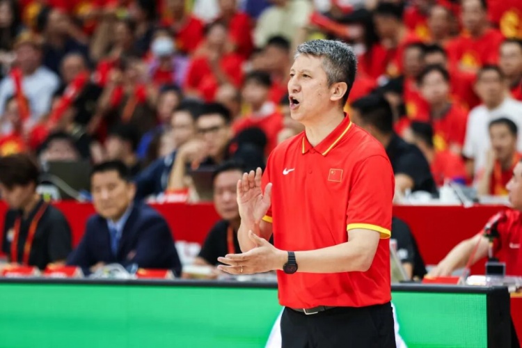 中国男篮夏训收官：佛山三战场均净负7分，后卫线持球核心依旧无解