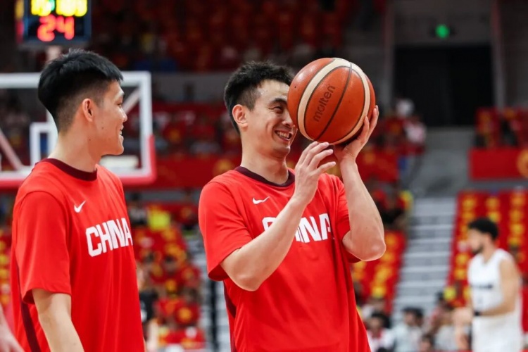 中国男篮夏训收官：佛山三战场均净负7分，后卫线持球核心依旧无解