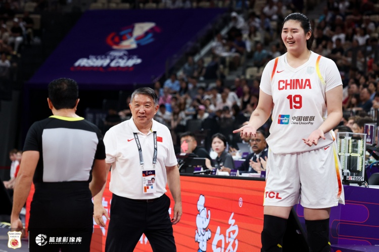 宫鲁鸣：世界杯是中期大考 中国女篮携全阵容出征