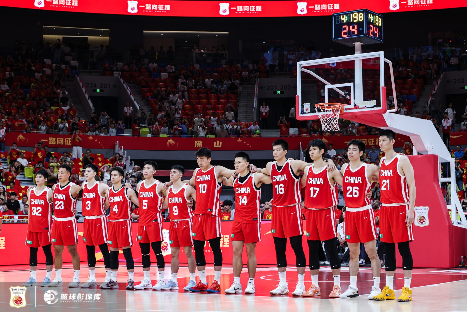 历史8战全胜+阿拉基伤停 媒体人：中国男篮关键仍是做好自己