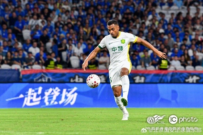 侯森多次扑救力保城门 国安客场3-0完胜申花