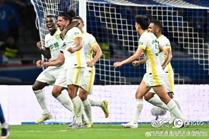 侯森多次扑救力保城门 国安客场3-0完胜申花