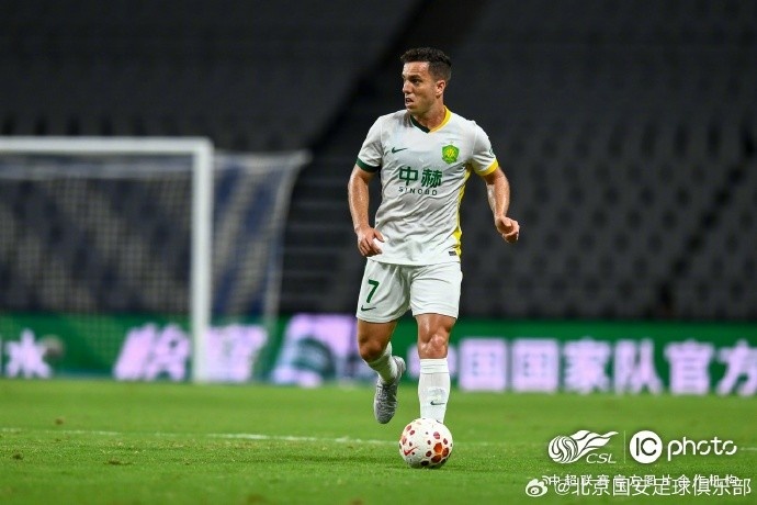 侯森多次扑救力保城门 国安客场3-0完胜申花