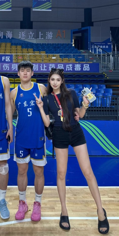陈家政女友晒合照配文向下扎根 广东后卫上赛季场均3.7分