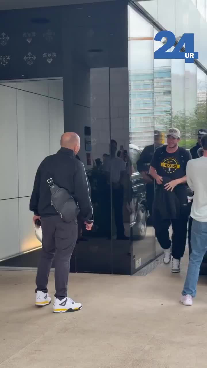 东契奇训练营20日开营 湖人球员抵达卢布尔雅那
