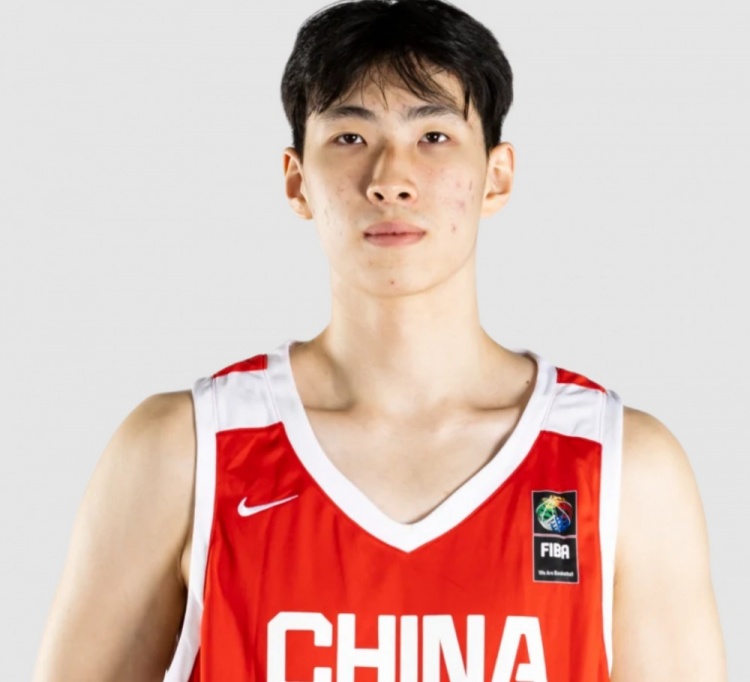 李俊贤4投3中填满数据栏 正负值+22 中国U18男篮淘汰菲律宾