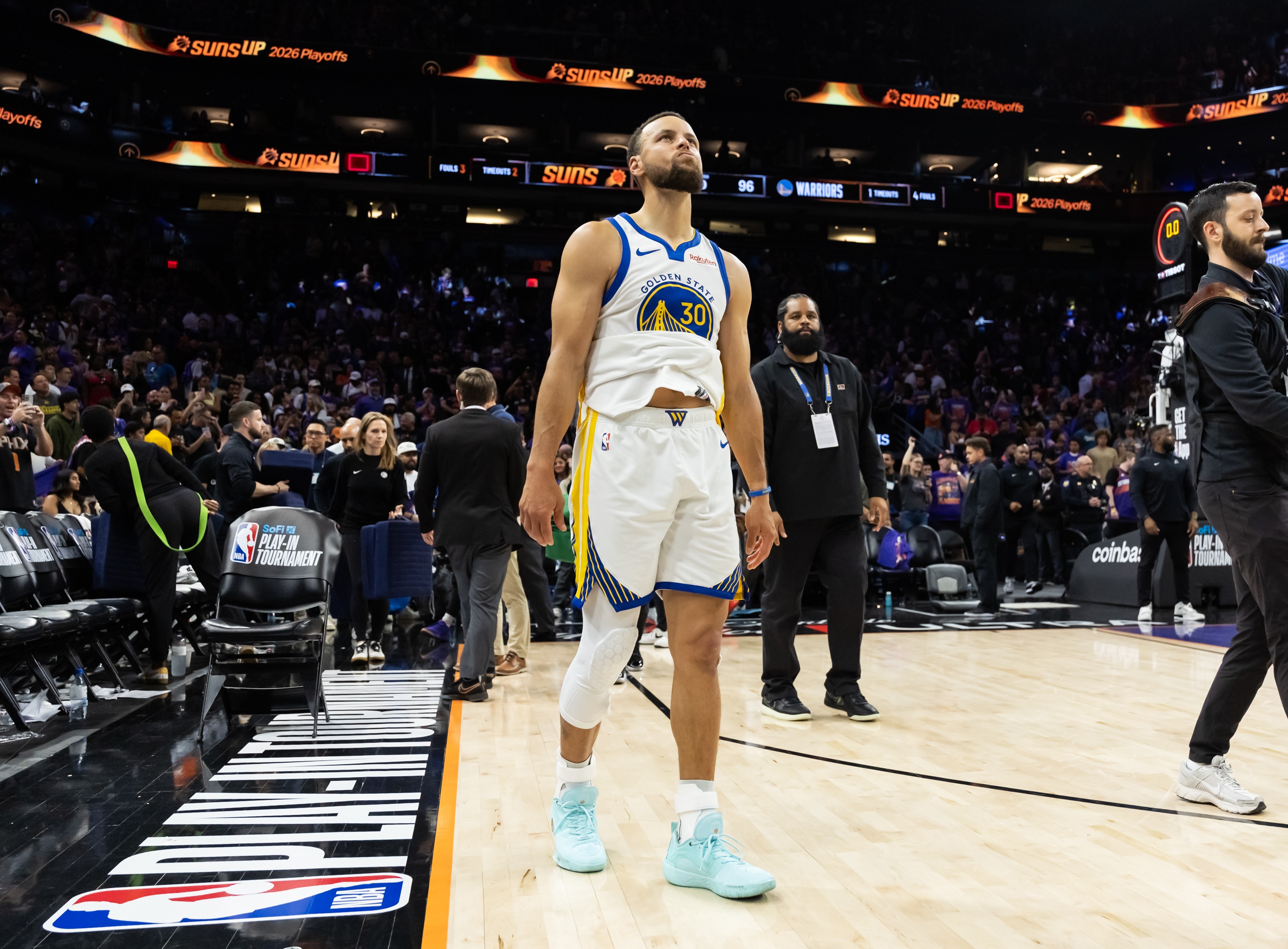 一纸合约牵动金州大局 库里的抉择或将决定勇士未来走向